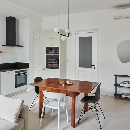 Apartment Designer In Vinohrady By Days *