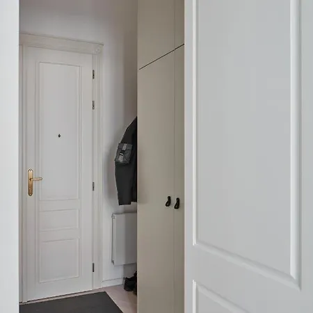 Designer In Vinohrady By Days Prague